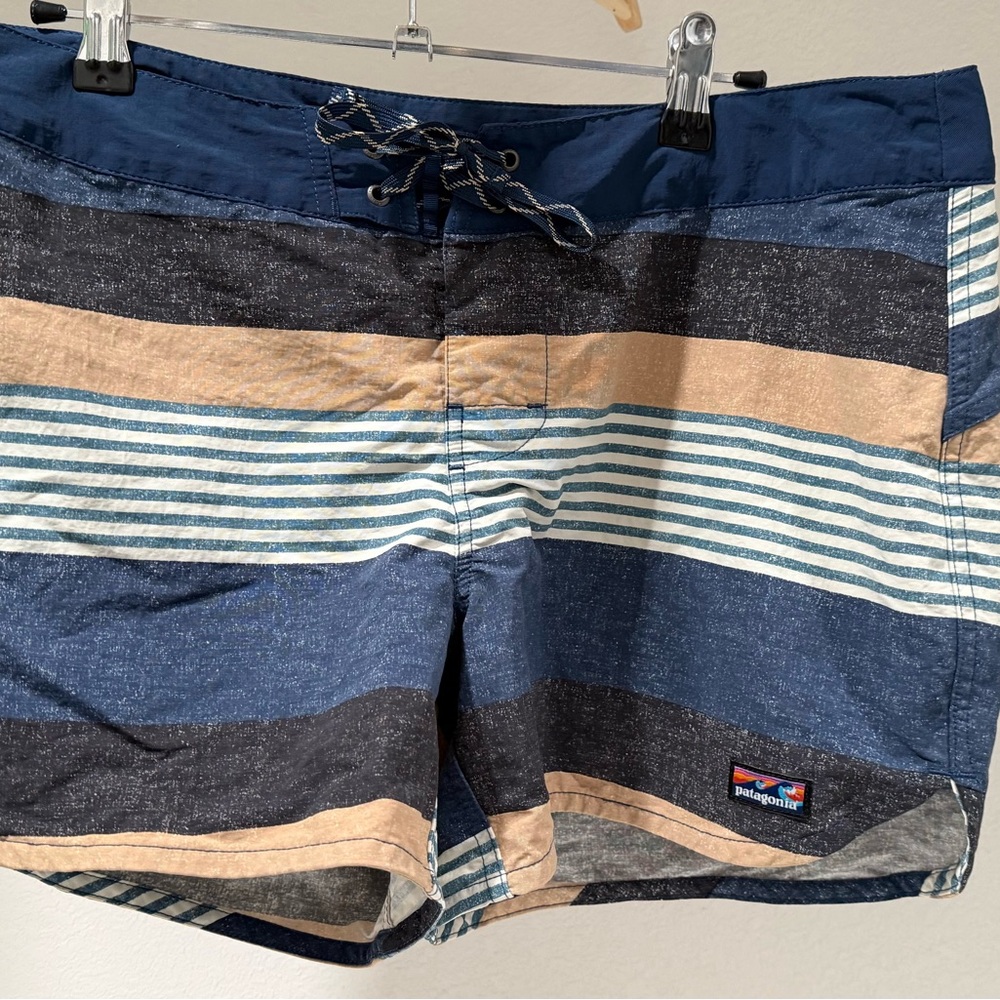 Women’s Patagonia Blue and Tan Board Shorts size 14